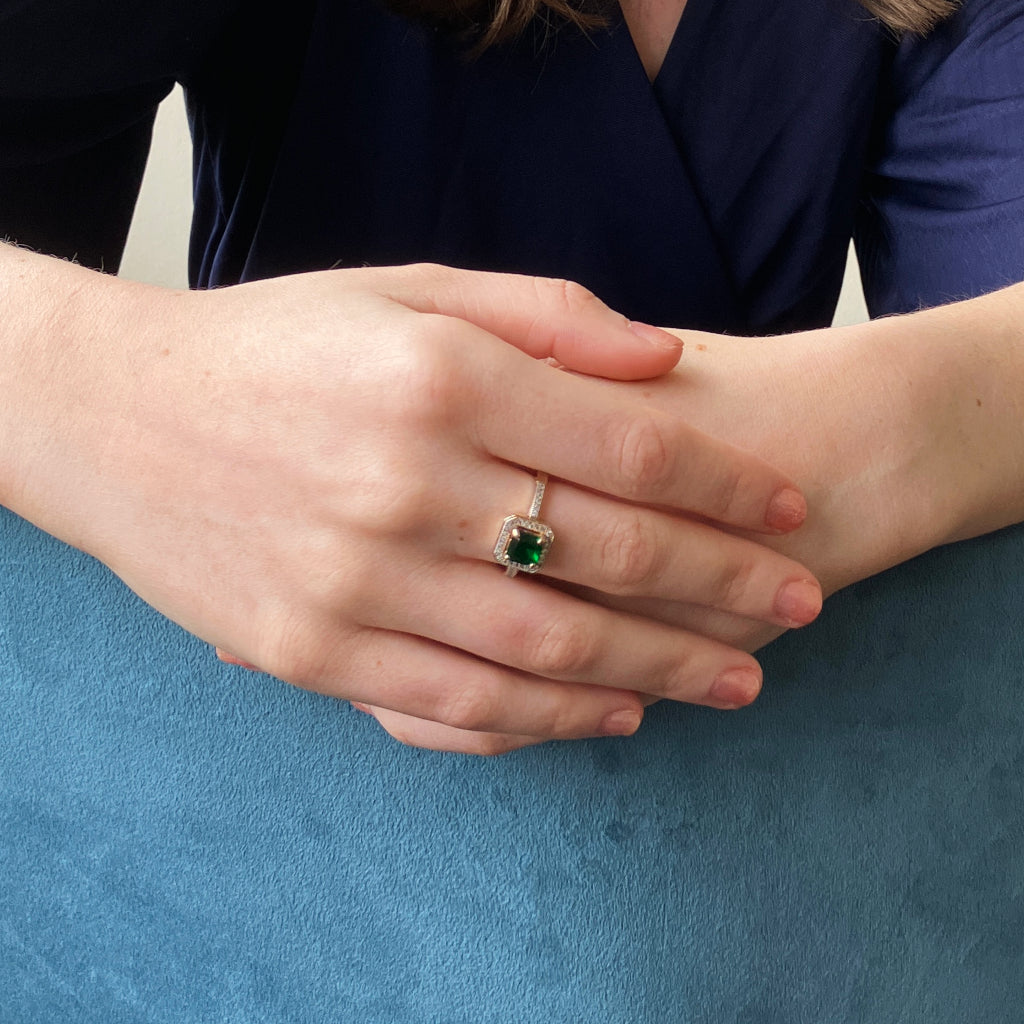 Nemea Gold Emerald Cushion RIng
