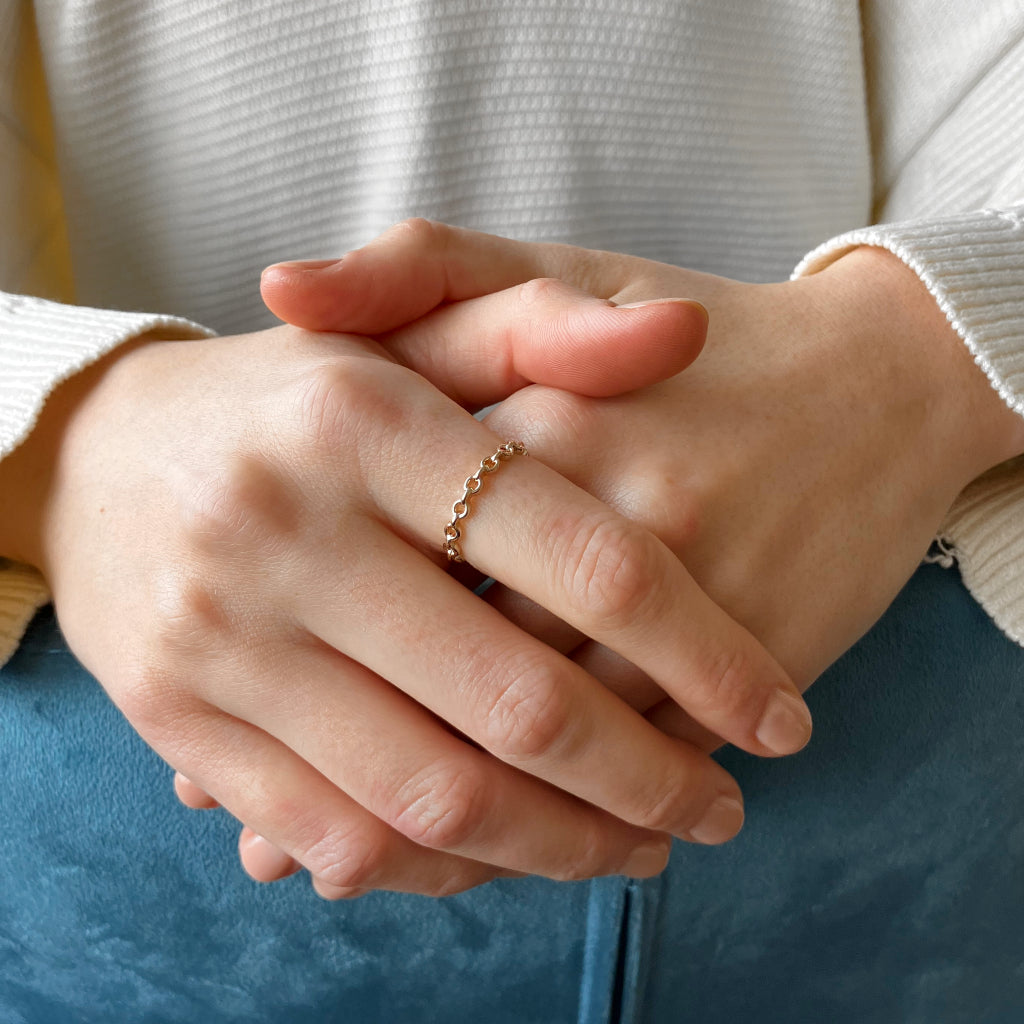 Tahilla Gold Delicate Round Link Ring