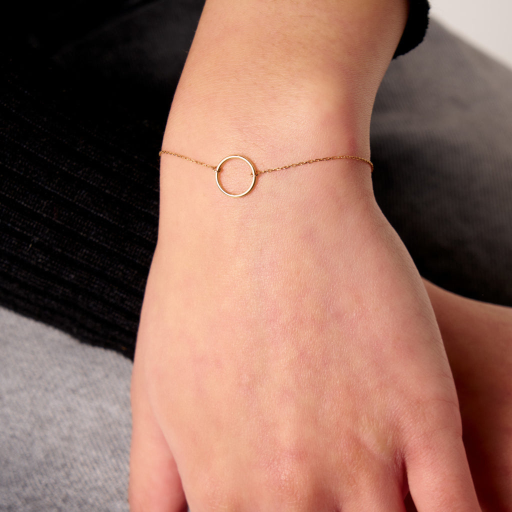 9 Carat Gold Circle Cut Out Bracelet