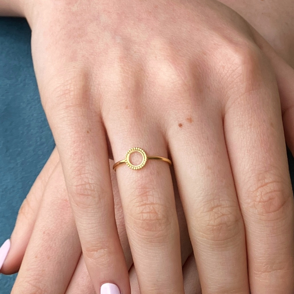 9 Carat Gold Delicate Circle Cut Out Ring