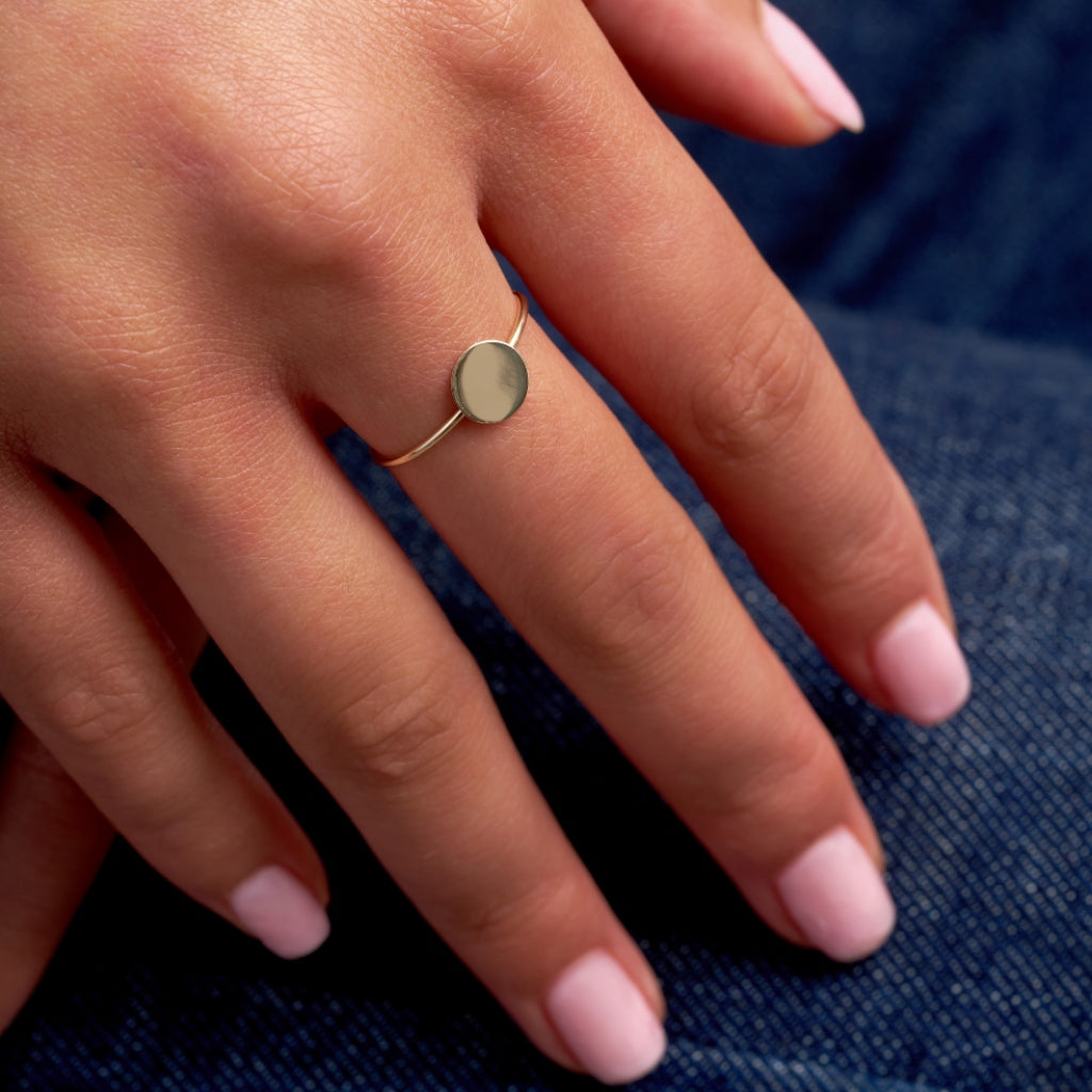 9 Carat Gold Round Disc Ring