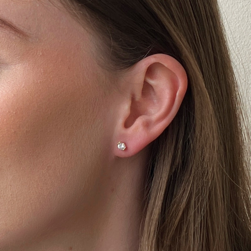Aliza Gold Delicate Circle Clear Stone Stud Earrings