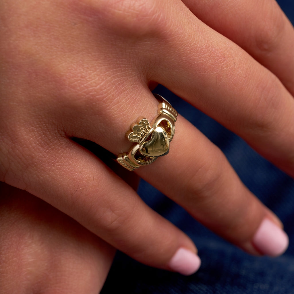 Gold Chunky Claddagh Ring | Saoirse