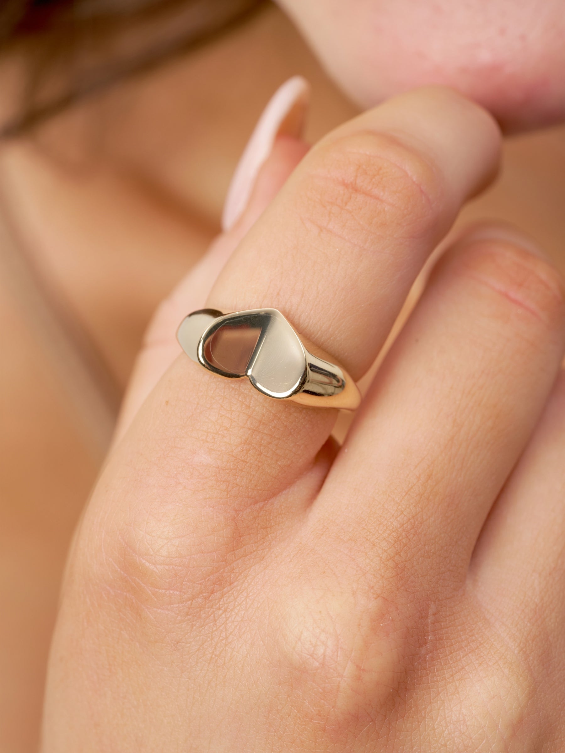 Gold Chunky Heart Signet Ring | Vika