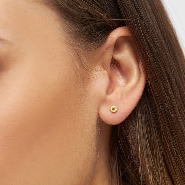 Gold Crystal Flower Single Stud Earring | Blomst | Lulu Copenhagen