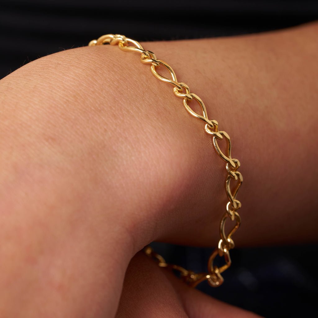 Gold Figaro Chain Bracelet | Villena