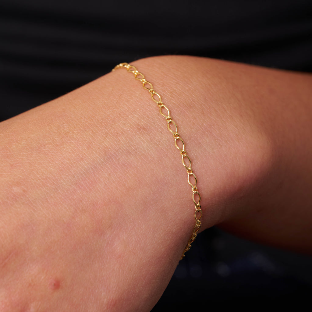 Gold Figaro Chain Bracelet | Daroca