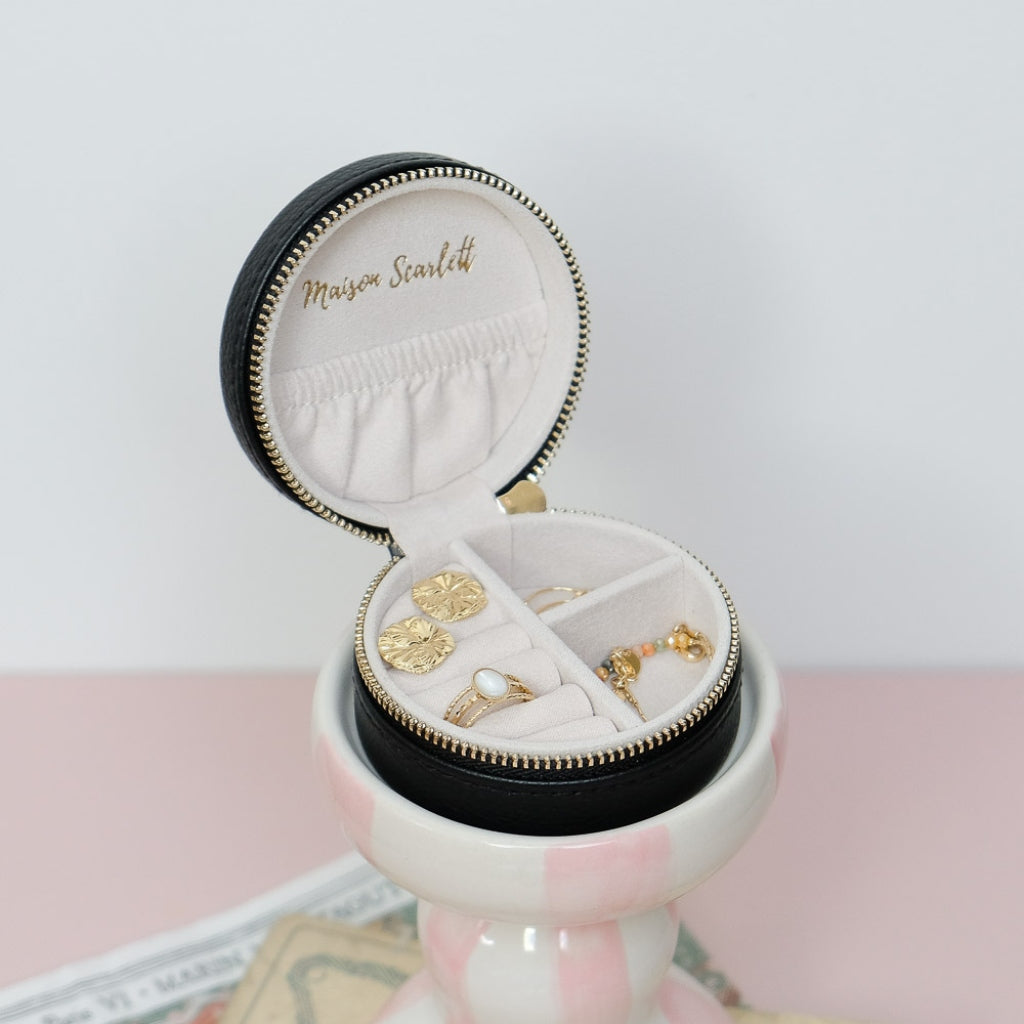 Round Travel Jewellery Case | Yvonne | Faux Leather | Maison Scarlett