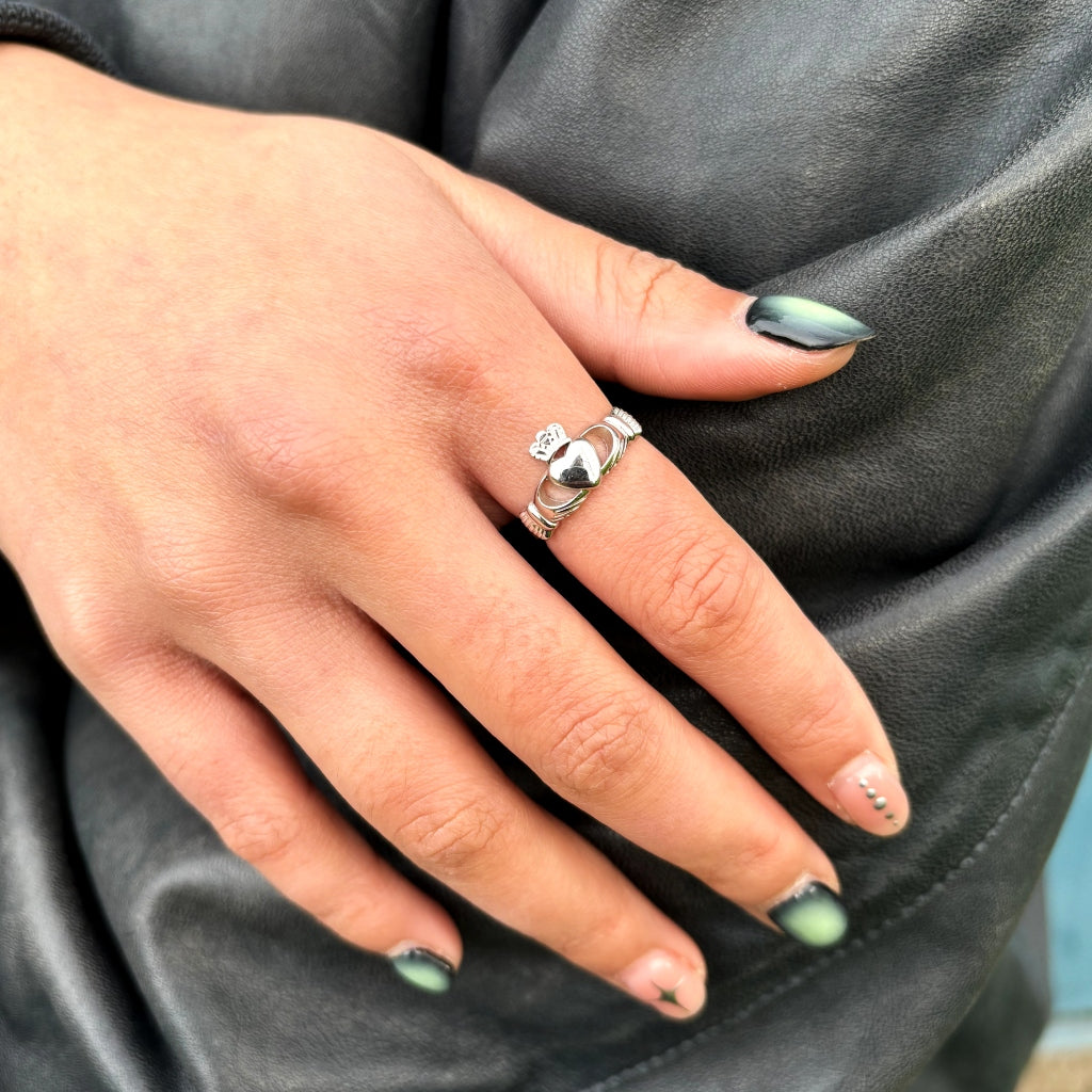 Silver Classic Claddagh Ring