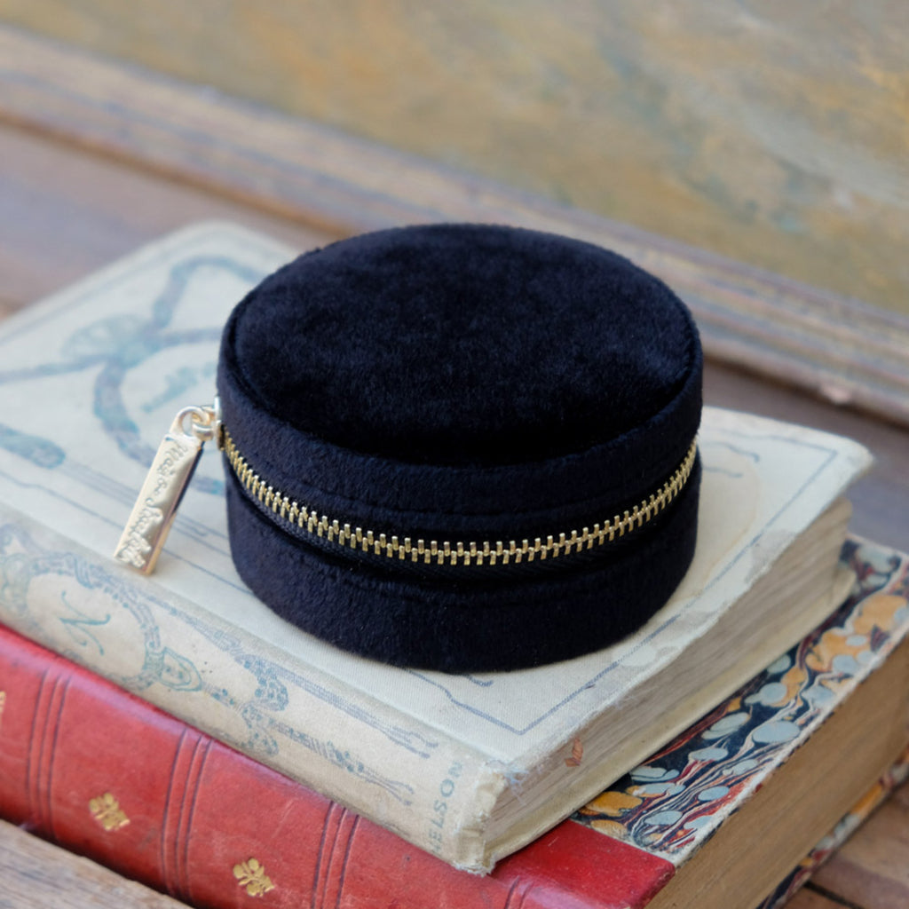 Round Travel Jewellery Case | Yvonne | Maison Scarlett