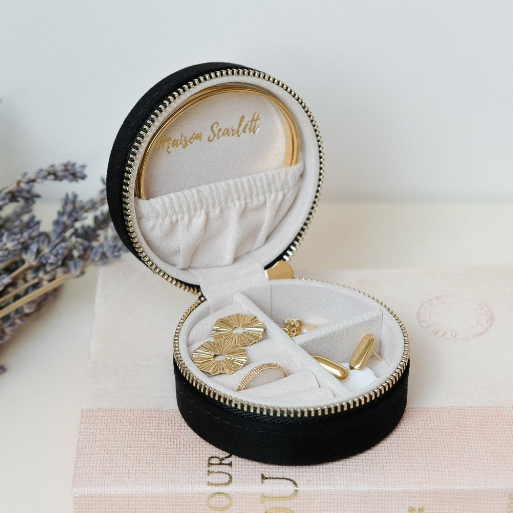 Round Travel Jewellery Case | Yvonne | Velvet | Maison Scarlett