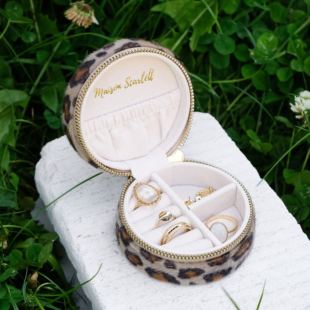 Round Travel Jewellery Case | Yvonne | Maison Scarlett