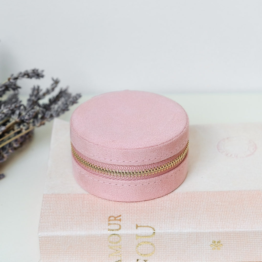 Round Travel Jewellery Case | Yvonne | Velvet | Maison Scarlett