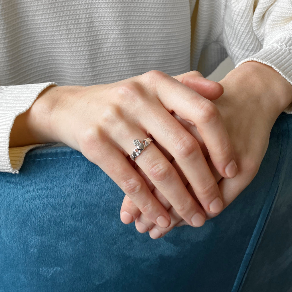 Croia Silver Claddagh Ring